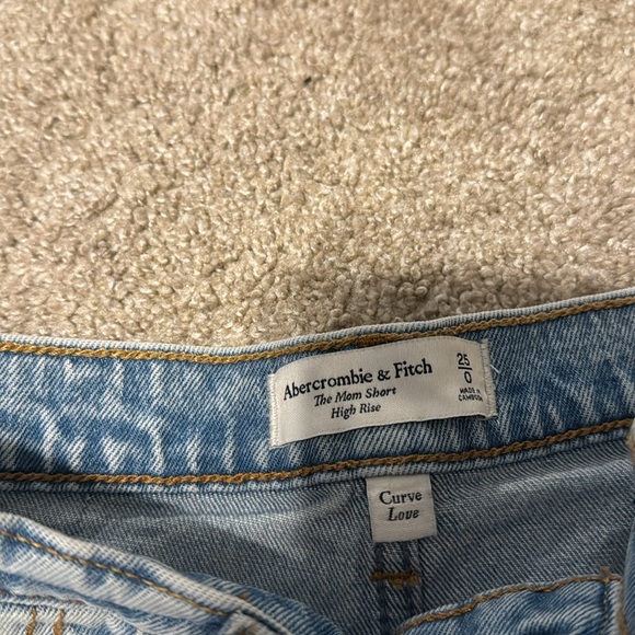 Abercrombie and fitch high rise mom shorts - Picture 2 of 3